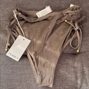 Vitamin A "Gemma" High Waisted Ruched Bikini Bottoms.  NEW with tags size